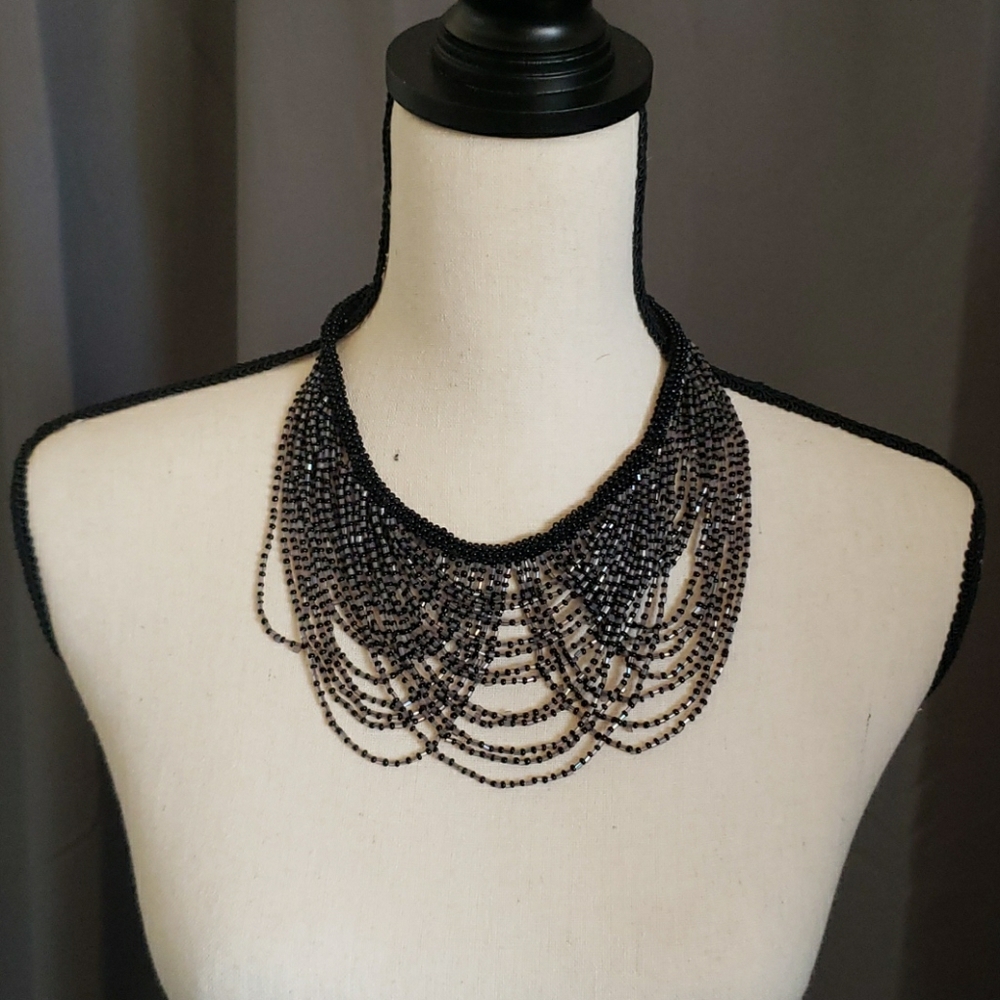 Collar necklace